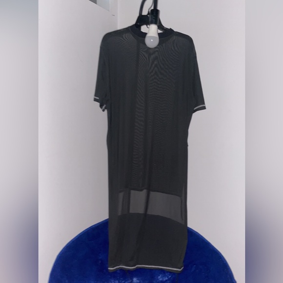 ASOS DESIGN Relaxed T-Shirt with Extreme Longline Stepped Hem in Mesh - Picture 4 of 5